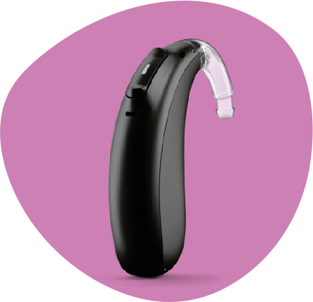 Der Brillenmacher Frau freut sich über Ihre neuen Hörsysteme.jpg